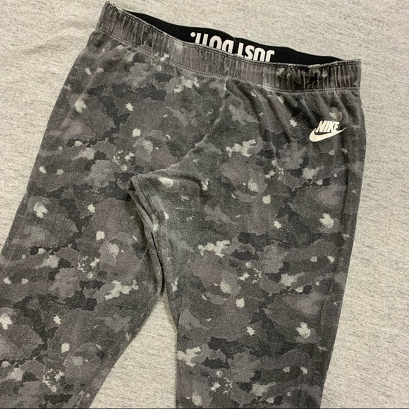 Nike Grey Camo Swirl Leggings Women’s Size XL - Picture 2 of 8